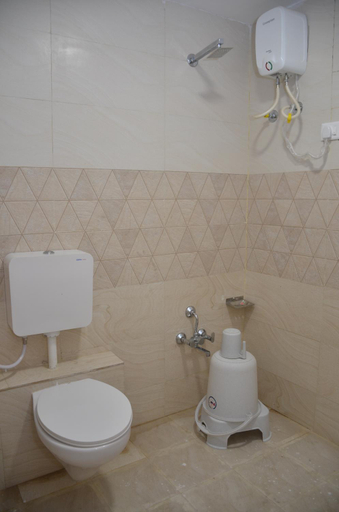 Bathroom 4, Hotel Newyork Inn, Anand