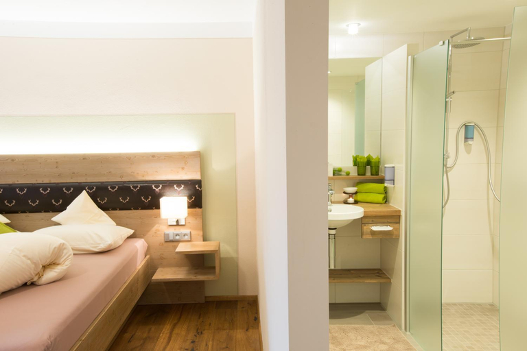 Bedroom, Der Helmerhof Allgau Hideaway, Ostallgäu