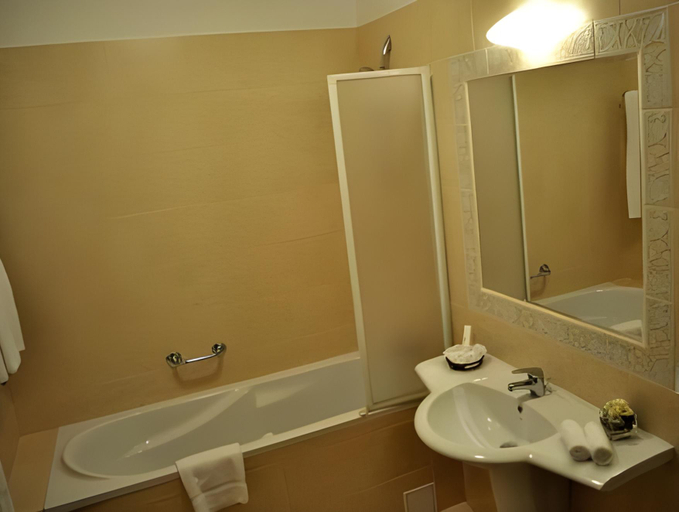 Bathroom 4, International Bucharest City Centre Hotel, Municipiul Bucuresti