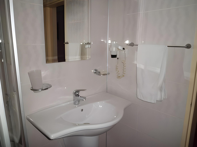 Bathroom 4, Piskin Hotel, Merkez