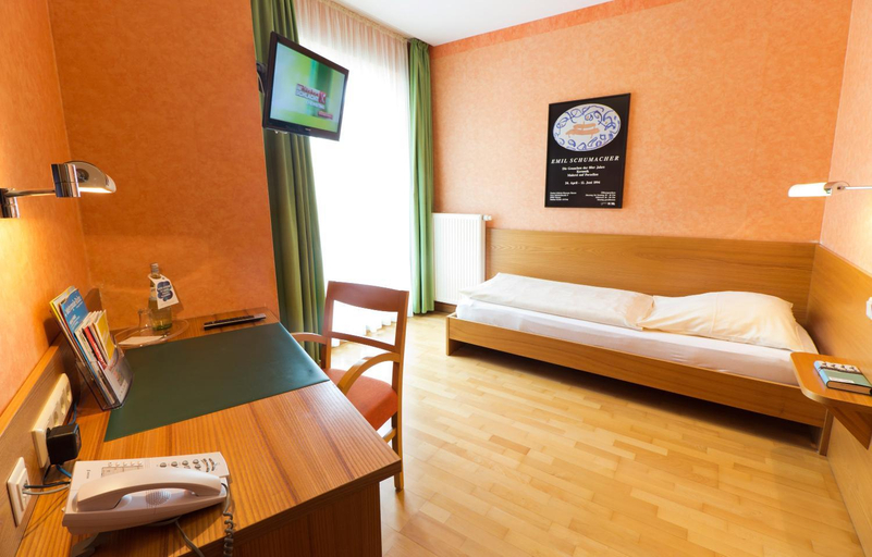 Bedroom 8