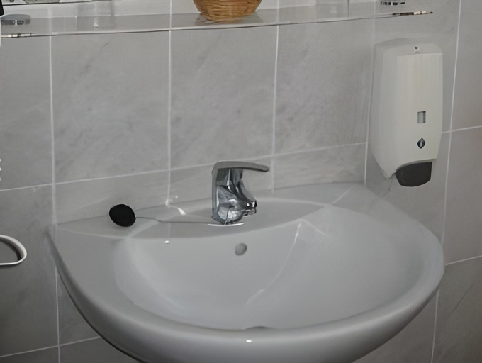 Bathroom 2, Hotel Camargo, Cantabria