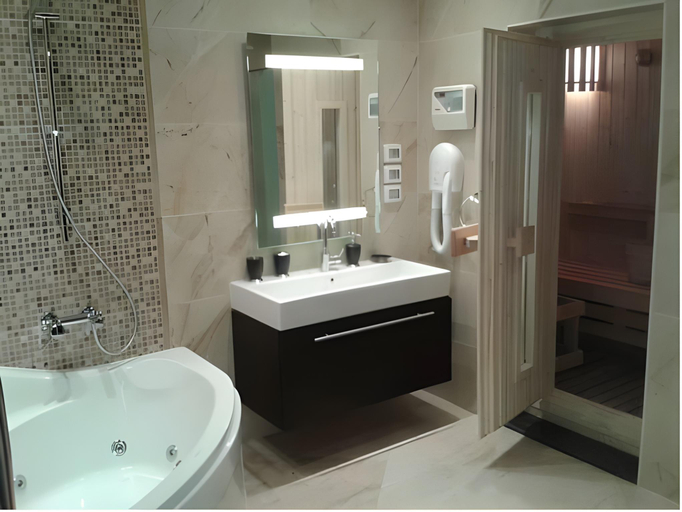 Bathroom 5, Swiss Inn Teda Hotel & Aqua Park, 'Ataqah