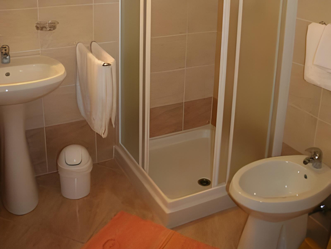Bathroom 2, Villa Victory, Umag