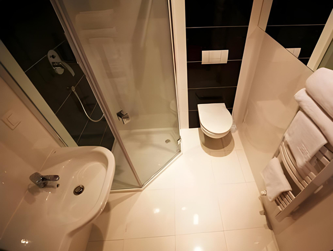 Bathroom 5, Hotel Otolinski, Płock