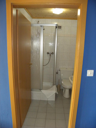 Bathroom 3, Hotel Restaurant Walliser Sonne, Goms