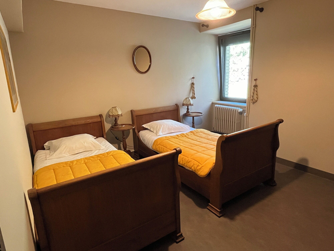 Bedroom 2, Auberge du Pont de Lanau, Cantal