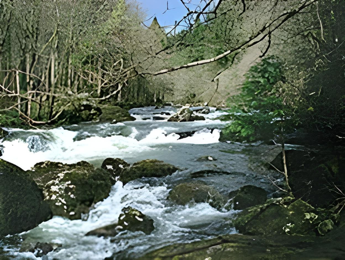 Others 3, Afon View, Conwy