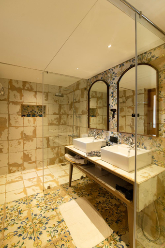 Bathroom 5, Canary Islands Resort & Spa, Pune