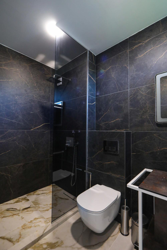 Others 4, GRAFFIT Luxury houses, Garmen