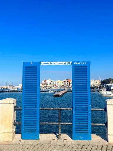 Others 5, Orchidea, Bari