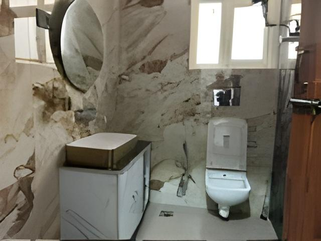 Bathroom 2, Hotel Resonance Exotic, Srinagar