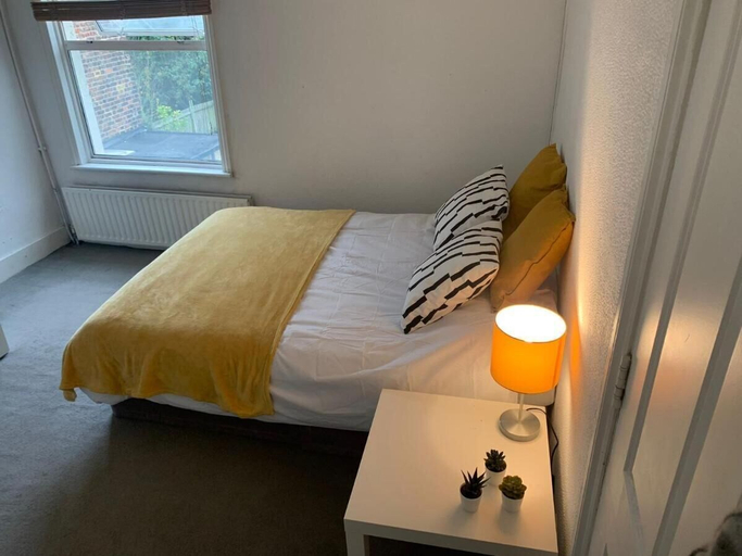 Others 4, Lovely Apartment Balham F4, London