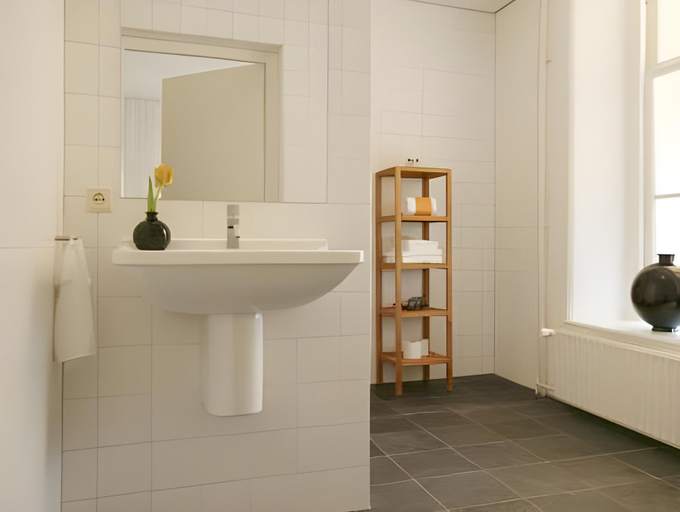 Bathroom 4, Hotel de Wereld, Wageningen