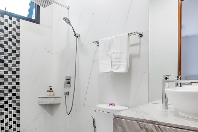 Bathroom 2, Twin Villas Seaview Kata One, Pulau Phuket