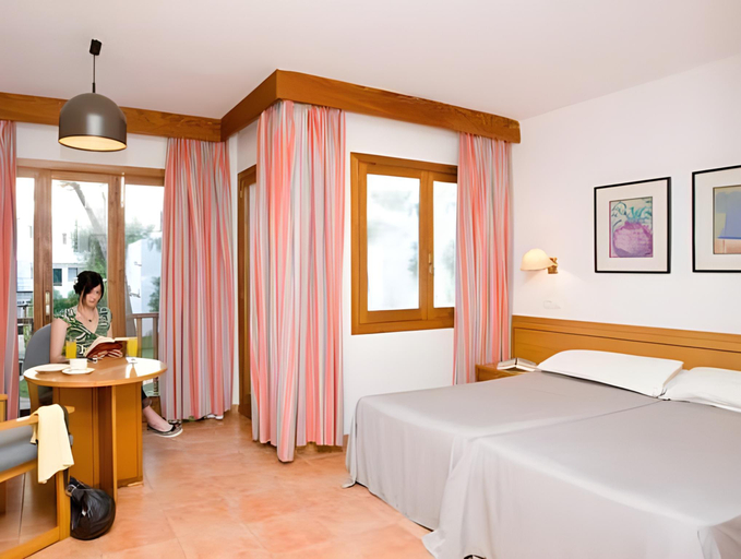 Bedroom 3, Gavimar Cala Gran Hotel and Apartments, Baleares