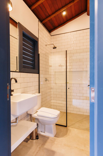 Bathroom 9
