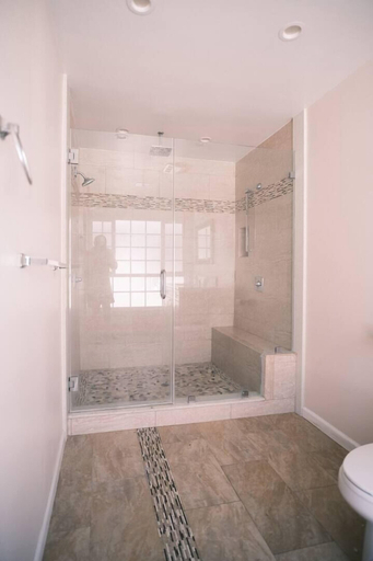 Bathroom 5, Kohzy, Los Angeles