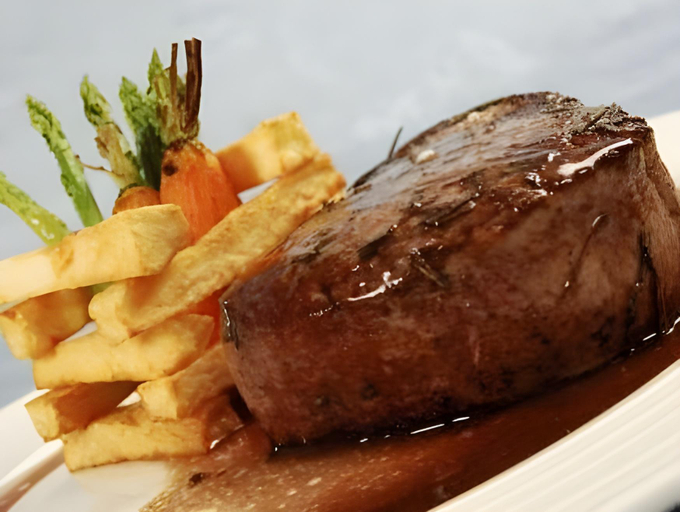 Food & Drinks 5, Nevis Bank Inn, Highland