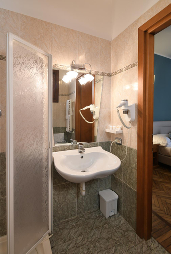 Bathroom 9