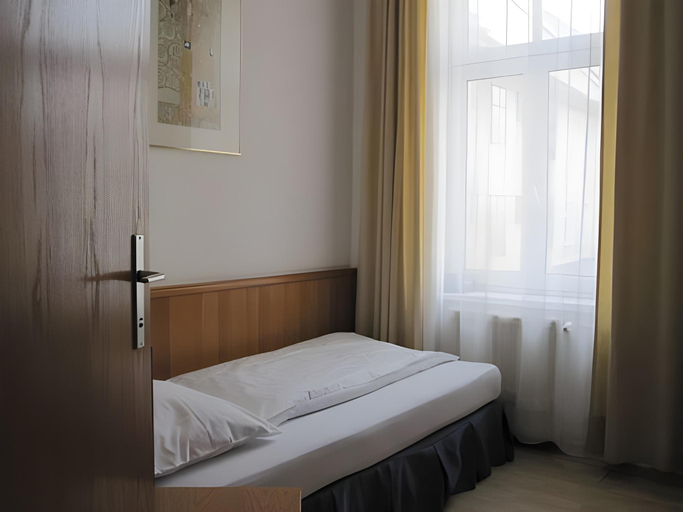 Bedroom, Hotel Kolbeck, Wien