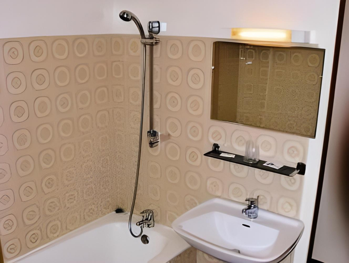 Bathroom 4, Hotel Restaurant Segala Plein Ciel, Aveyron