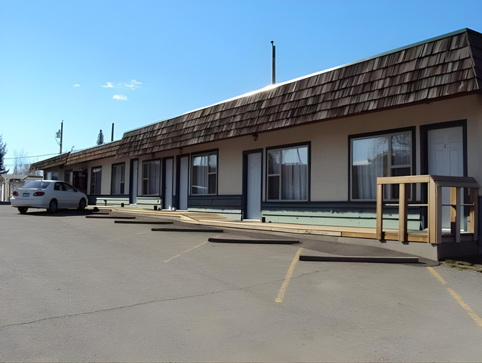Exterior & Views 2, 100 Mile Motel & RV Park, Cariboo