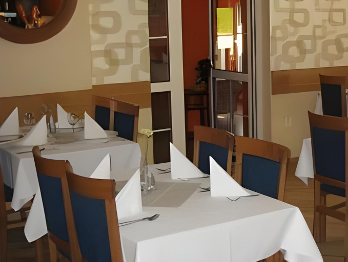 Food & Drinks 2, Hotel Orlan, Bratislava II