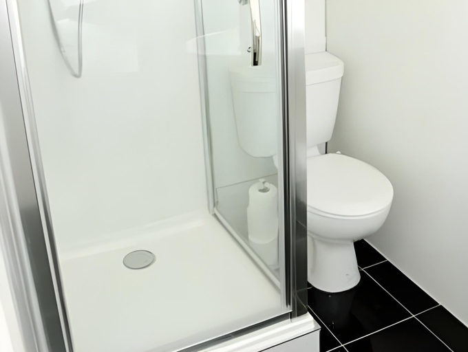 Bathroom 4, The Covenanter Hotel, Fife