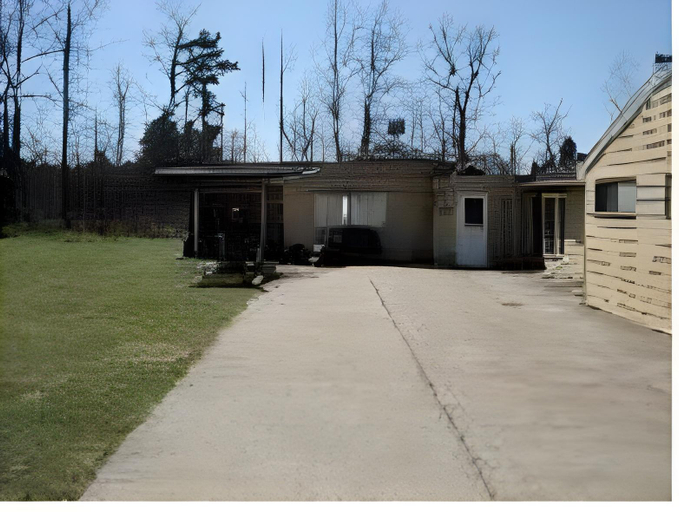 Exterior & Views 1, Angola Motel, Erie