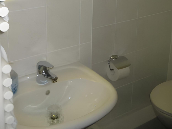 Bathroom 5, Hotel Am Klostergarten, Freising