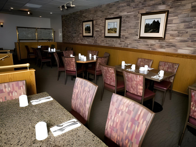 Food & Drinks 4, Heritage Inn Hotel & Convention Centre - High River, Division No. 6
