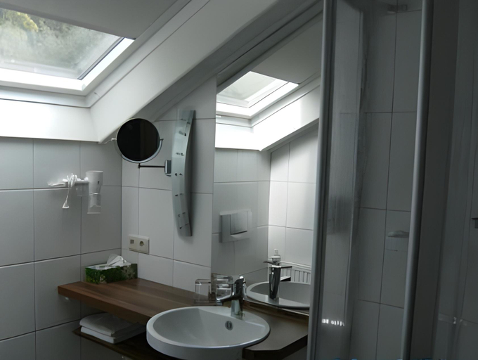 Bathroom 4, Hotel Spechtshaardt, Aschaffenburg