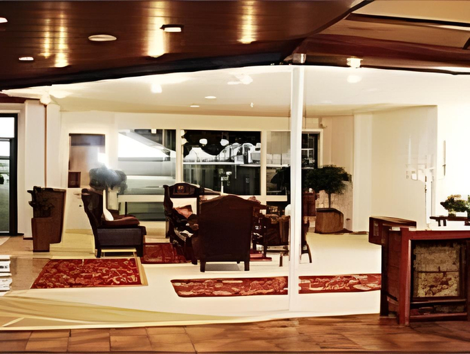 Public Area 2, Parkhotel Langenthal, Aarwangen