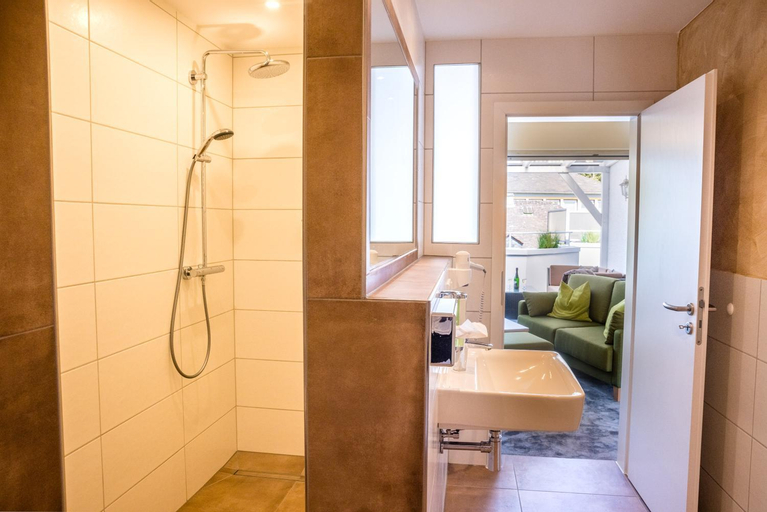 Bathroom 7