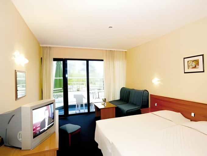 Bedroom 3, Aquamarine Hotel - All Inclusive, Nesebar