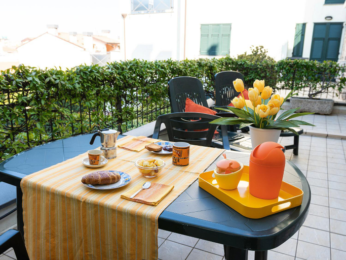 Food & Drinks 3, Terrazza del Gelsomino with terrace and open view, Savona