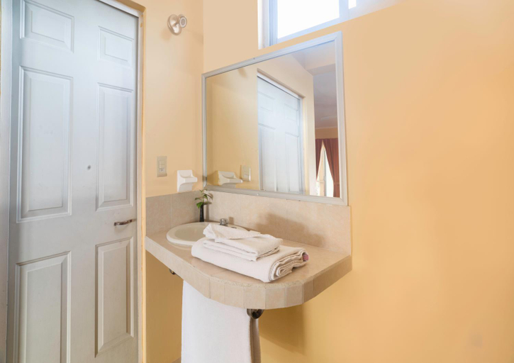 Bathroom, Hotel del Rio, Río Blanco