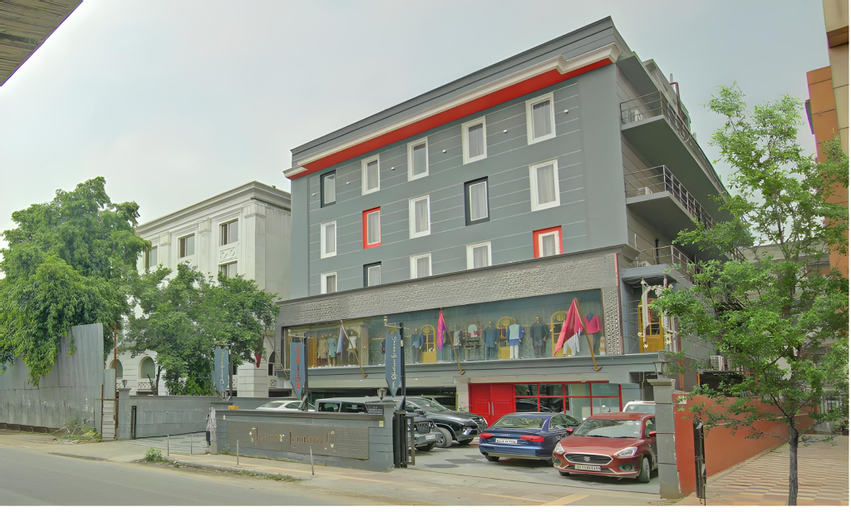 Town Pallace Inn , West