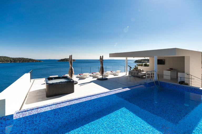 Sport & Beauty 2, Villa Desire - Three Bedroom Villa with Pool and Sea View, Blato