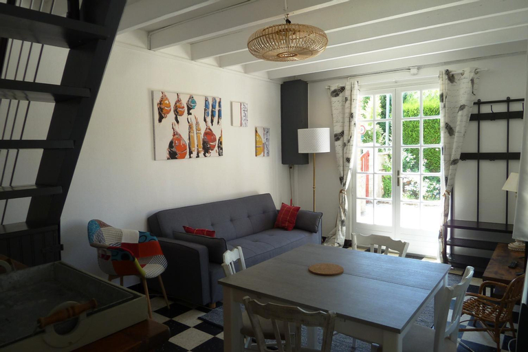 Dining Room 10