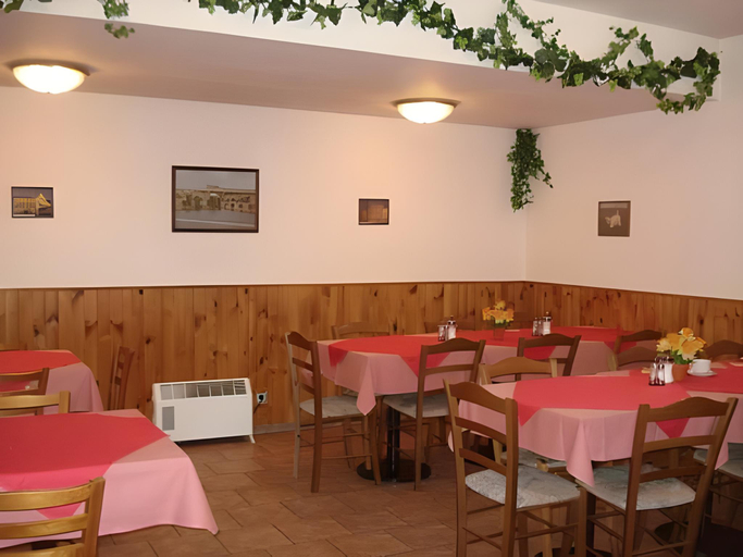 Food & Drinks 5, Penzion Chaloupka, Praha 6