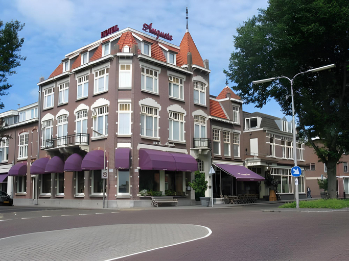 Others 3, Augusta Hotel, Velsen