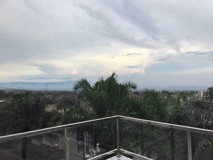 Others 5, Ivy Villas with Private Pool, Malang
