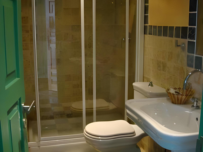 Bathroom 4, Hotel Casa Henrietta, Cádiz