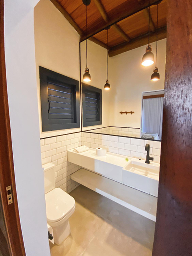 Bathroom 10