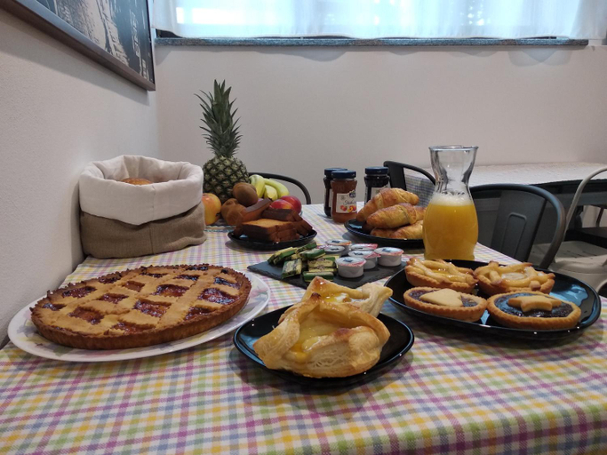 Food & Drinks 5, Bed & Breakfast Indi Thelar, Como