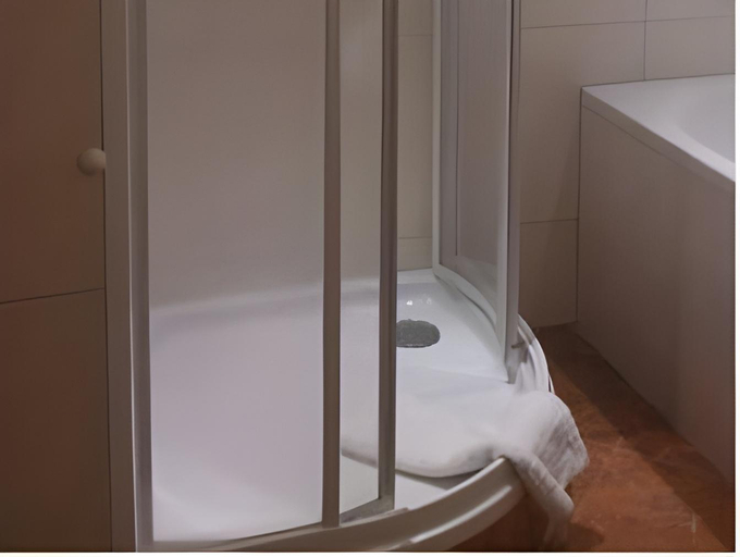 Bathroom 3, Hotel Sportalm, Schwaz
