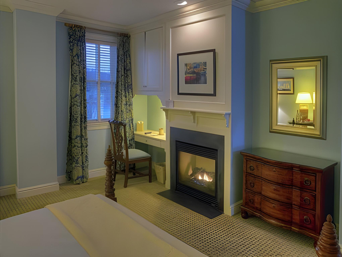 Bedroom 3, The Whaler S Inn, New London