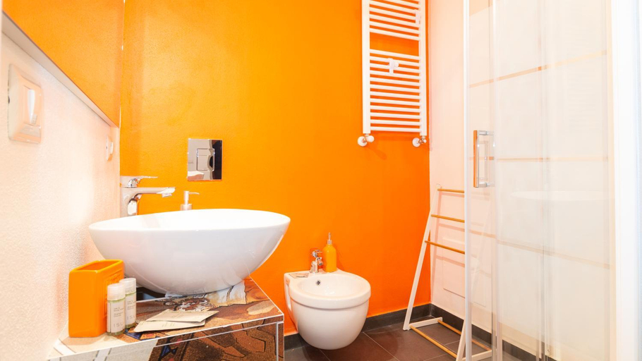Bathroom 4, Ben House, Oristano